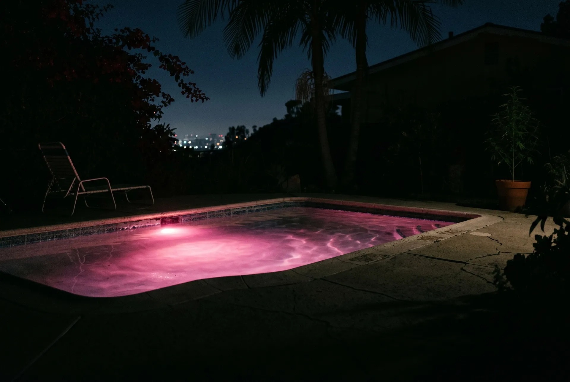 Listenbild Modern Stars: Poolnacht in den Hügeln