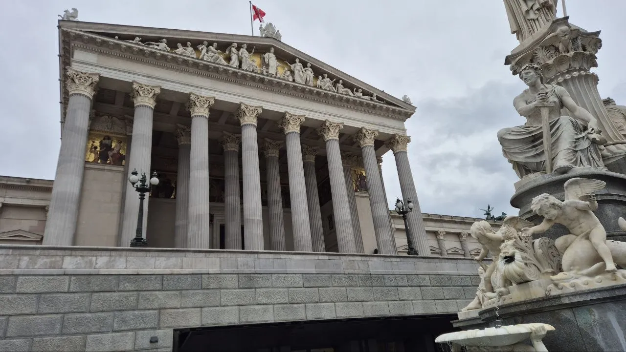 Cannabis Legalisierung Österreich: Was wirklich hinter dem NEOS-Vorstoß steckt.